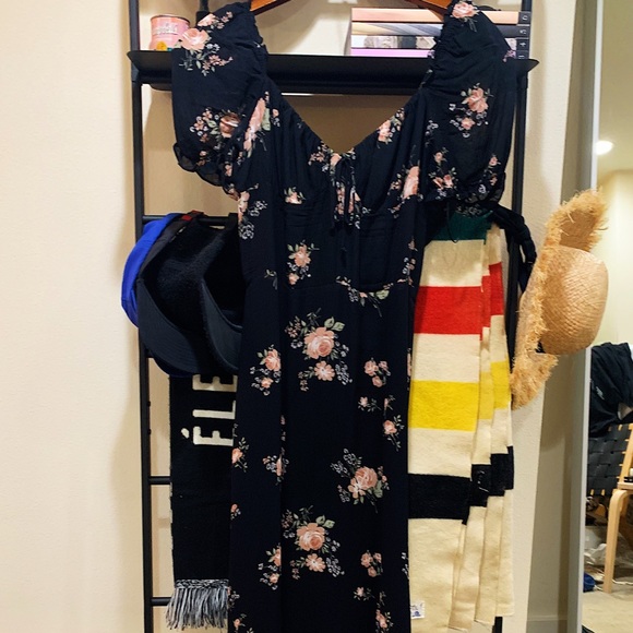 Reformation Dress - Picture 4 of 4